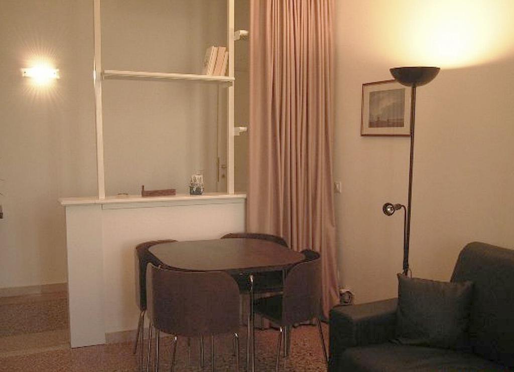 רומא Cathy Apartment חדר תמונה